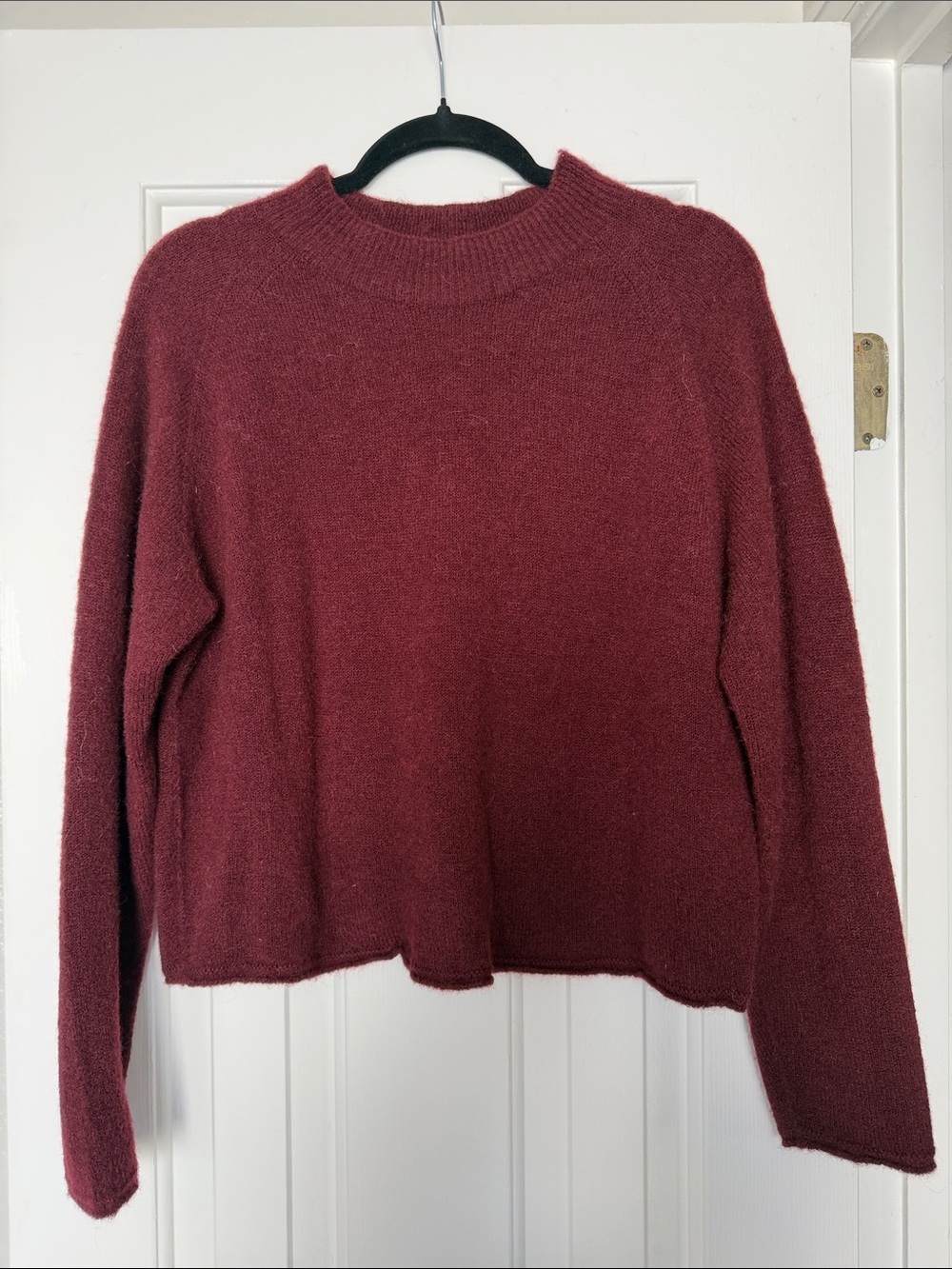 Easy Clothes Women's Burgundy Crewneck Sweater OS